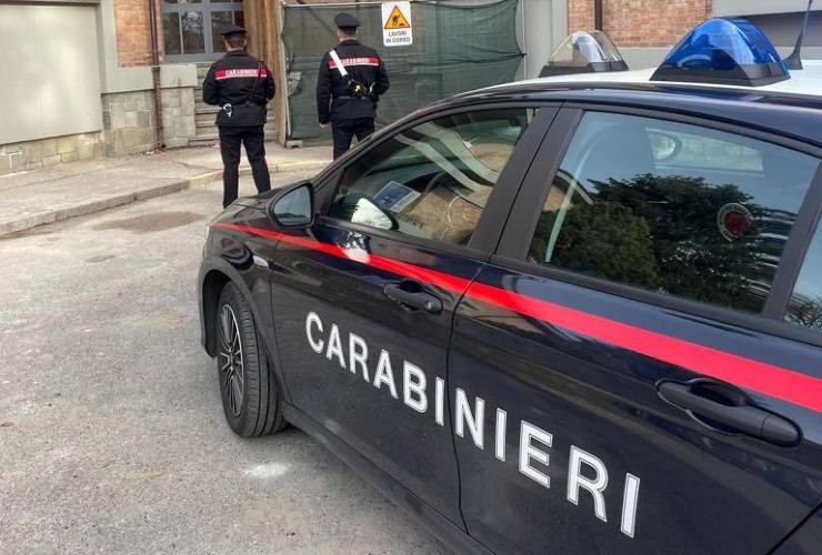 Ragazzo chiede ai carabinieri di tornare in carcere