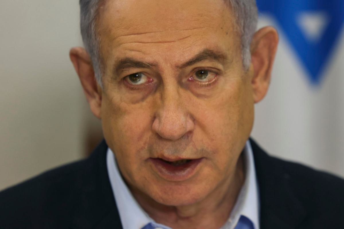 Netanyahu con le spalle al muro